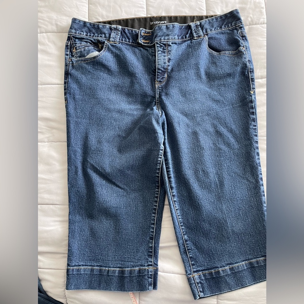Medium blue Capris